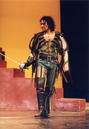Tybalt in "Romeo und Julia" v. Shakespeare